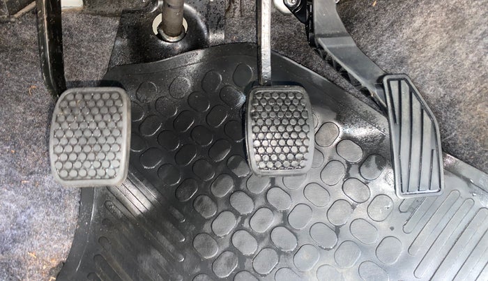 2015 Maruti Alto K10 VXI, Petrol, Manual, 23,661 km, Pedals