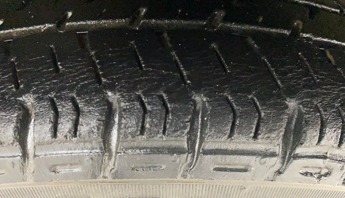 2015 Maruti Alto K10 VXI, Petrol, Manual, 23,661 km, Left Front Tyre Tread