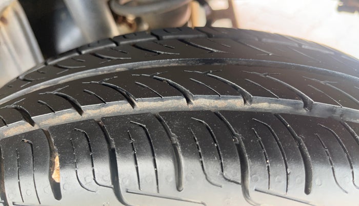 2017 Maruti Alto 800 LXI, Petrol, Manual, 57,731 km, Left Rear Tyre Tread