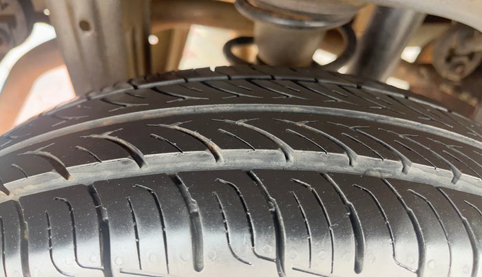 2017 Maruti Alto 800 LXI, Petrol, Manual, 57,731 km, Right Rear Tyre Tread