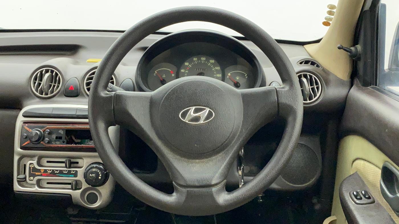 2011 Hyundai Santro Xing GLS, Petrol, Manual, 33,360 km, Steering Wheel Close Up