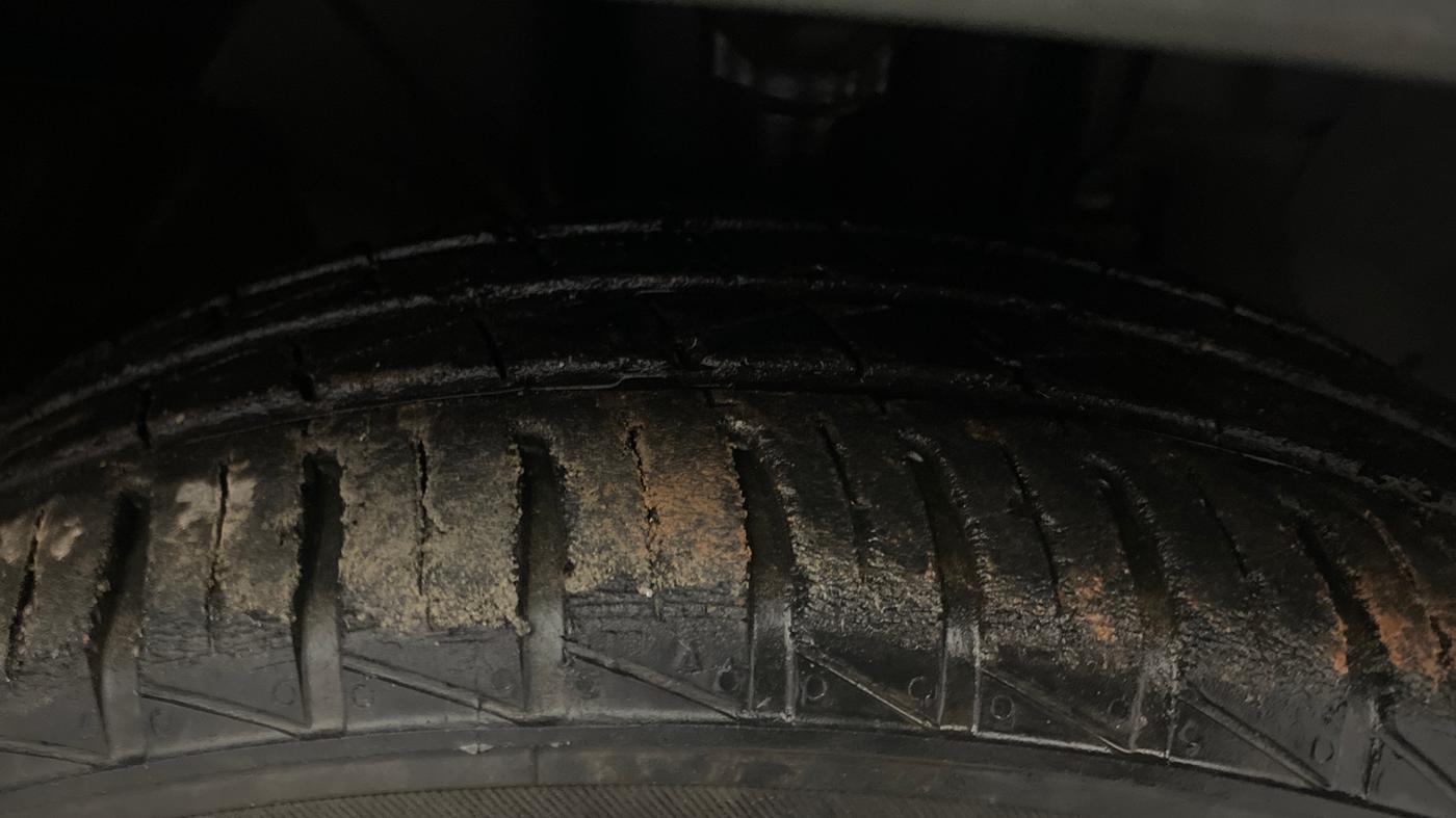 2019 Renault Kwid RXT 1.0 AMT (O), Petrol, Automatic, 18,389 km, Right Front Tyre Tread