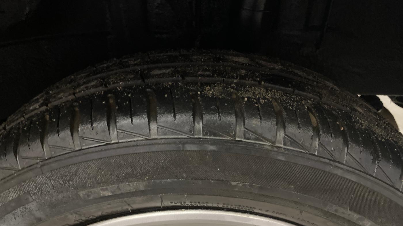 2019 Renault Kwid RXT 1.0 AMT (O), Petrol, Automatic, 18,389 km, Left Rear Tyre Tread