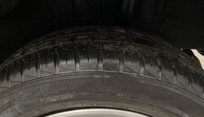 2019 Renault Kwid RXT 1.0 AMT (O), Petrol, Automatic, 18,389 km, Left Rear Tyre Tread