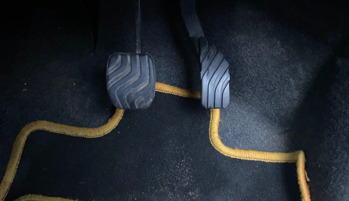 2019 Renault Kwid RXT 1.0 AMT (O), Petrol, Automatic, 18,389 km, Pedals