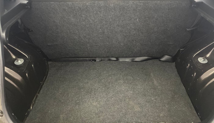 2019 Renault Kwid RXT 1.0 AMT (O), Petrol, Automatic, 18,389 km, Boot Inside