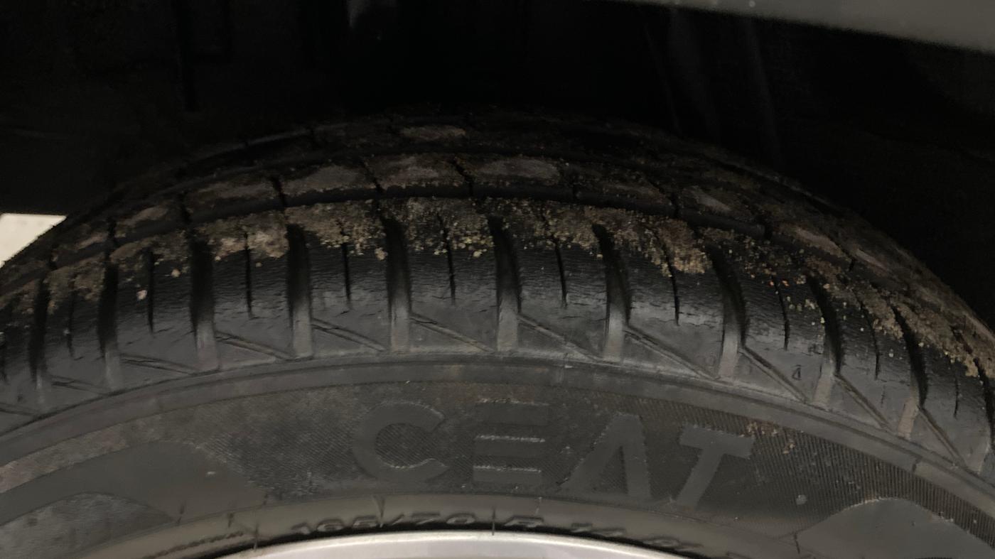 2019 Renault Kwid RXT 1.0 AMT (O), Petrol, Automatic, 18,389 km, Right Rear Tyre Tread