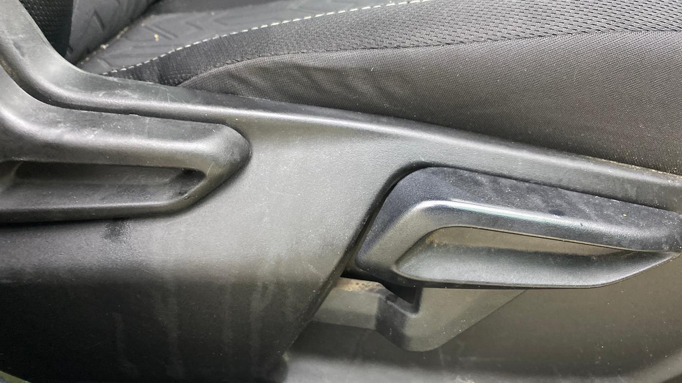 2020 Tata NEXON XZA PLUS PETROL, Petrol, Automatic, 1,27,344 km, Driver Side Adjustment Panel