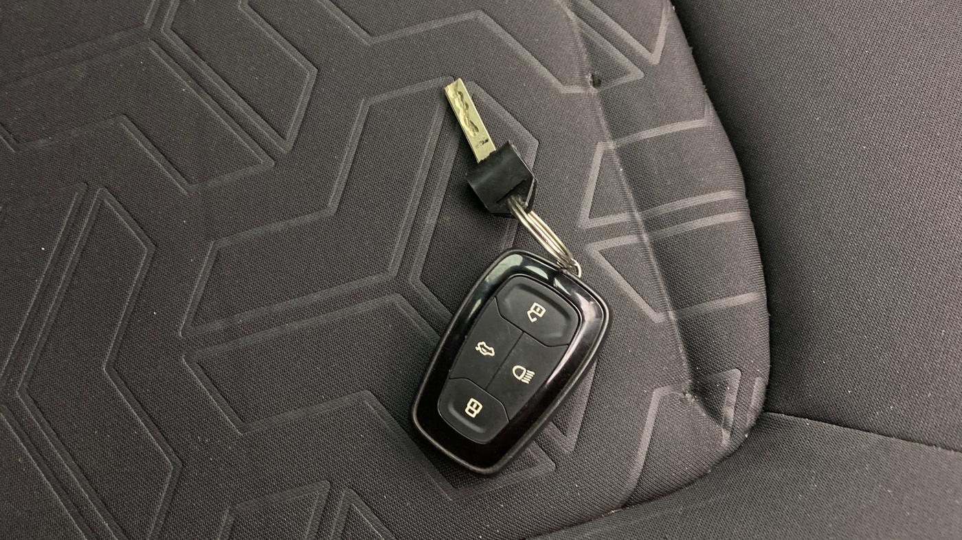 2020 Tata NEXON XZA PLUS PETROL, Petrol, Automatic, 1,27,344 km, Key Close Up