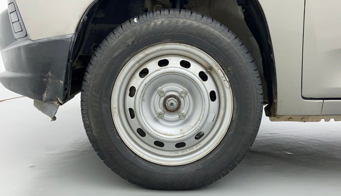 2016 Mahindra Kuv100 K2 PLUS 6 STR, CNG, Manual, 39,072 km, Left Front Wheel