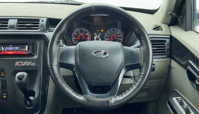 2016 Mahindra Kuv100 K2 PLUS 6 STR, CNG, Manual, 39,072 km, Steering Wheel Close Up
