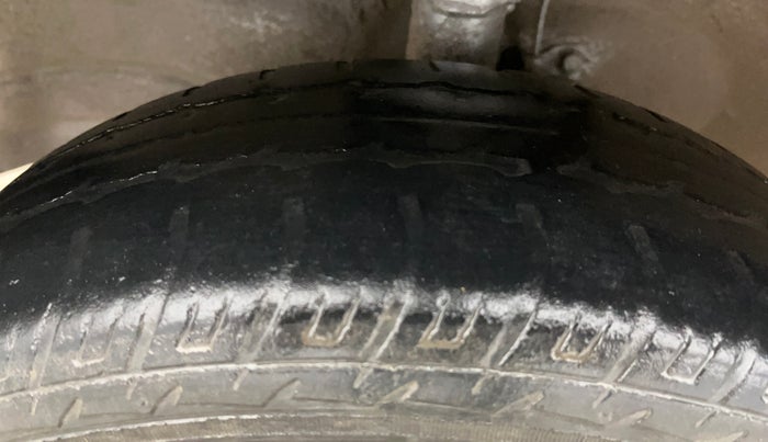2016 Maruti Wagon R 1.0 VXI, Petrol, Manual, 42,705 km, Left Front Tyre Tread