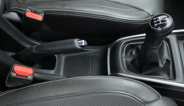 2019 Maruti XL6 ALPHA SHVS  MT, Petrol, Manual, 19,573 km, Gear Lever