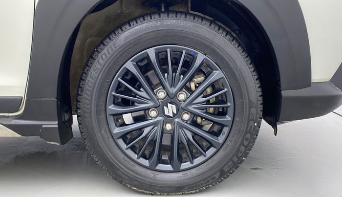 2019 Maruti XL6 ALPHA SHVS  MT, Petrol, Manual, 19,573 km, Right Front Wheel