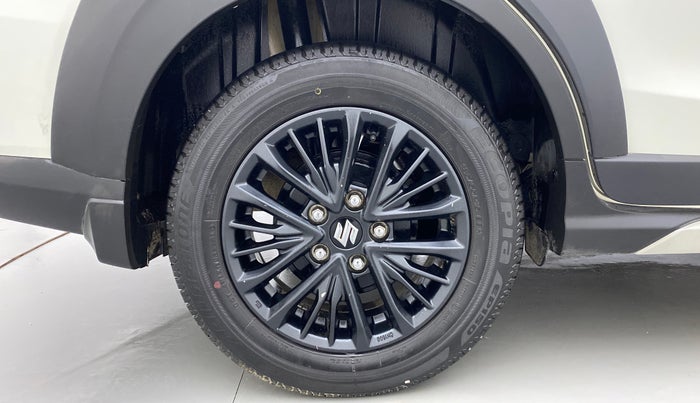 2019 Maruti XL6 ALPHA SHVS  MT, Petrol, Manual, 19,573 km, Right Rear Wheel