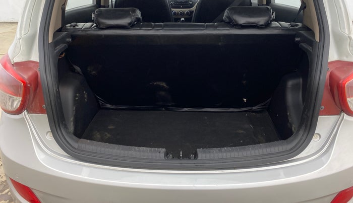 2015 Hyundai Grand i10 ASTA AT 1.2 KAPPA VTVT, Petrol, Automatic, 48,105 km, Boot Inside