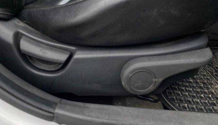 2015 Hyundai Grand i10 ASTA AT 1.2 KAPPA VTVT, Petrol, Automatic, 48,105 km, Driver Side Adjustment Panel