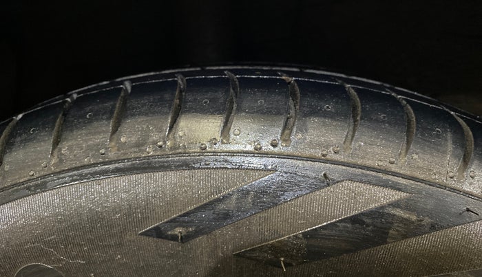 2015 Hyundai Grand i10 ASTA AT 1.2 KAPPA VTVT, Petrol, Automatic, 48,105 km, Right Rear Tyre Tread