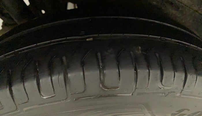 2013 Maruti Wagon R 1.0 LXI CNG, CNG, Manual, 59,303 km, Right Rear Tyre Tread