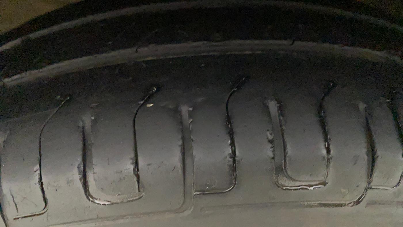 2013 Maruti Wagon R 1.0 LXI CNG, CNG, Manual, 59,303 km, Left Front Tyre Tread