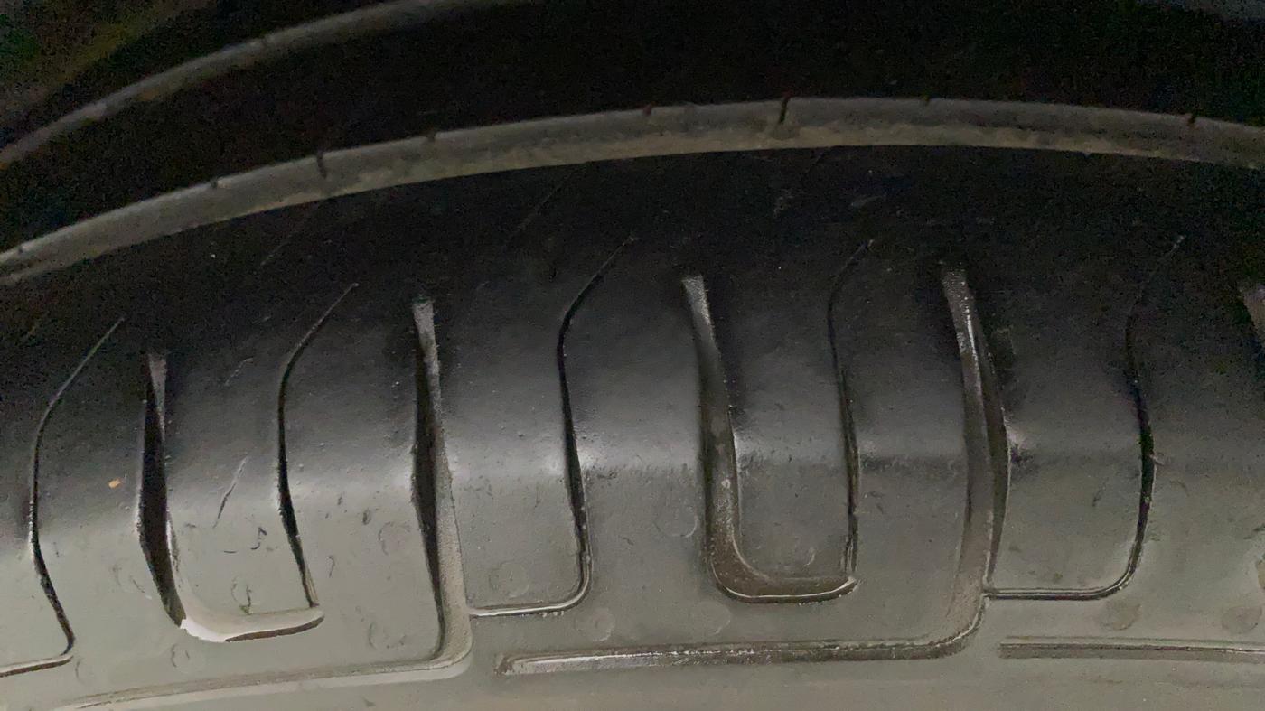 2013 Maruti Wagon R 1.0 LXI CNG, CNG, Manual, 59,303 km, Left Rear Tyre Tread