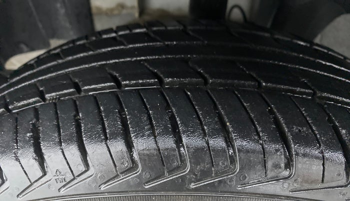 2019 Renault Kwid RXT 1.0 EASY-R AT OPTION, Petrol, Automatic, 23,174 km, Left Front Tyre Tread