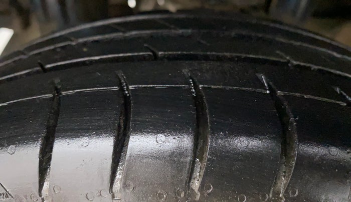 2015 Maruti Alto K10 VXI, Petrol, Manual, 46,998 km, Right Rear Tyre Tread