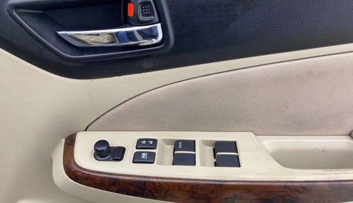 2017 Maruti Dzire ZXI AMT, Petrol, Automatic, 1,02,742 km, Driver Side Door Panels Control