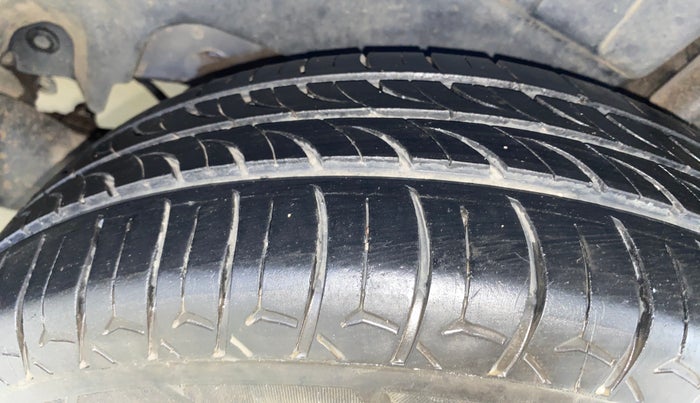 2017 Maruti Dzire ZXI AMT, Petrol, Automatic, 1,02,742 km, Left Rear Tyre Tread