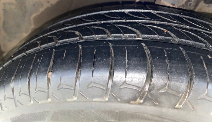 2017 Maruti Dzire ZXI AMT, Petrol, Automatic, 1,02,742 km, Right Front Tyre Tread