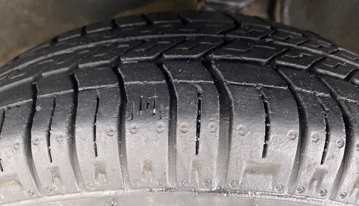 2016 Maruti Alto 800 LXI, Petrol, Manual, 41,150 km, Left Front Tyre Tread