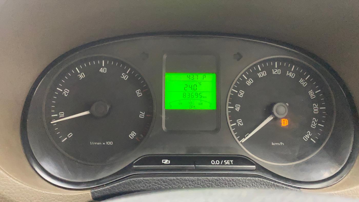 2013 Skoda Rapid AMBITION 1.6 MPI AT, Petrol, Automatic, 83,993 km, Odometer Image