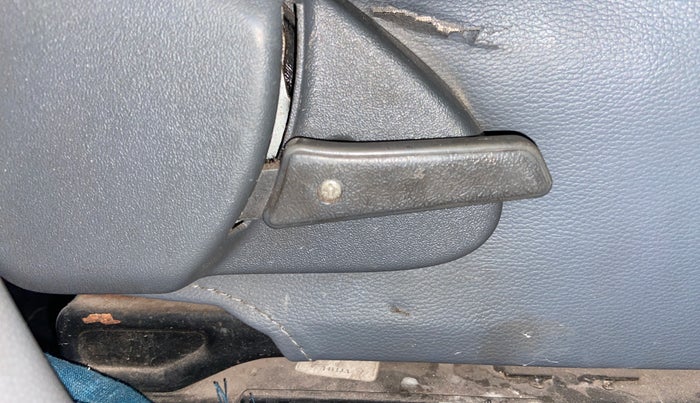 2014 Maruti Alto 800 LXI, Petrol, Manual, 82,985 km, Driver Side Adjustment Panel