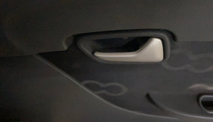 2014 Maruti Alto 800 LXI, Petrol, Manual, 82,985 km, Driver Side Door Panels Control