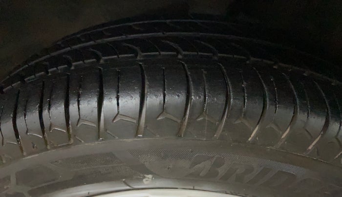 2014 Maruti Alto 800 LXI, Petrol, Manual, 82,985 km, Left Front Tyre Tread