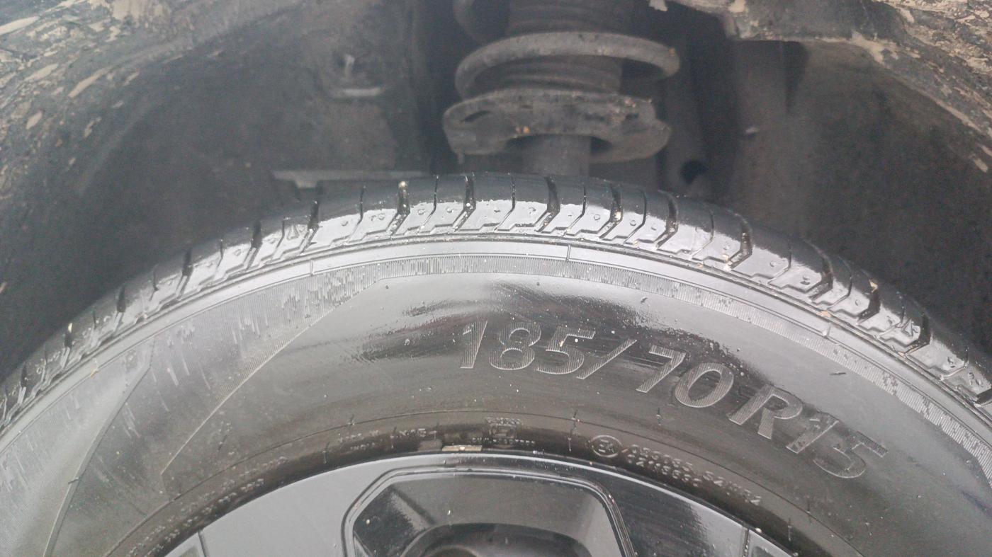 2024 Tata PUNCH ADVENTURE AMT, Petrol, Automatic, 9,799 km, Right Rear Tyre Tread