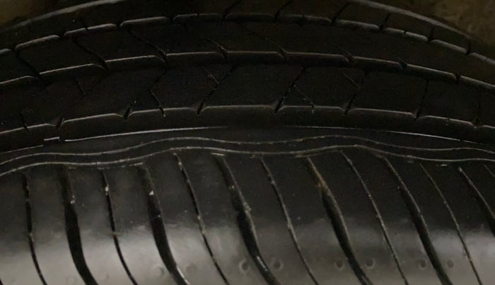 2014 Ford Ecosport TITANIUM 1.5L PETROL AT, Petrol, Automatic, 54,050 km, Right Rear Tyre Tread