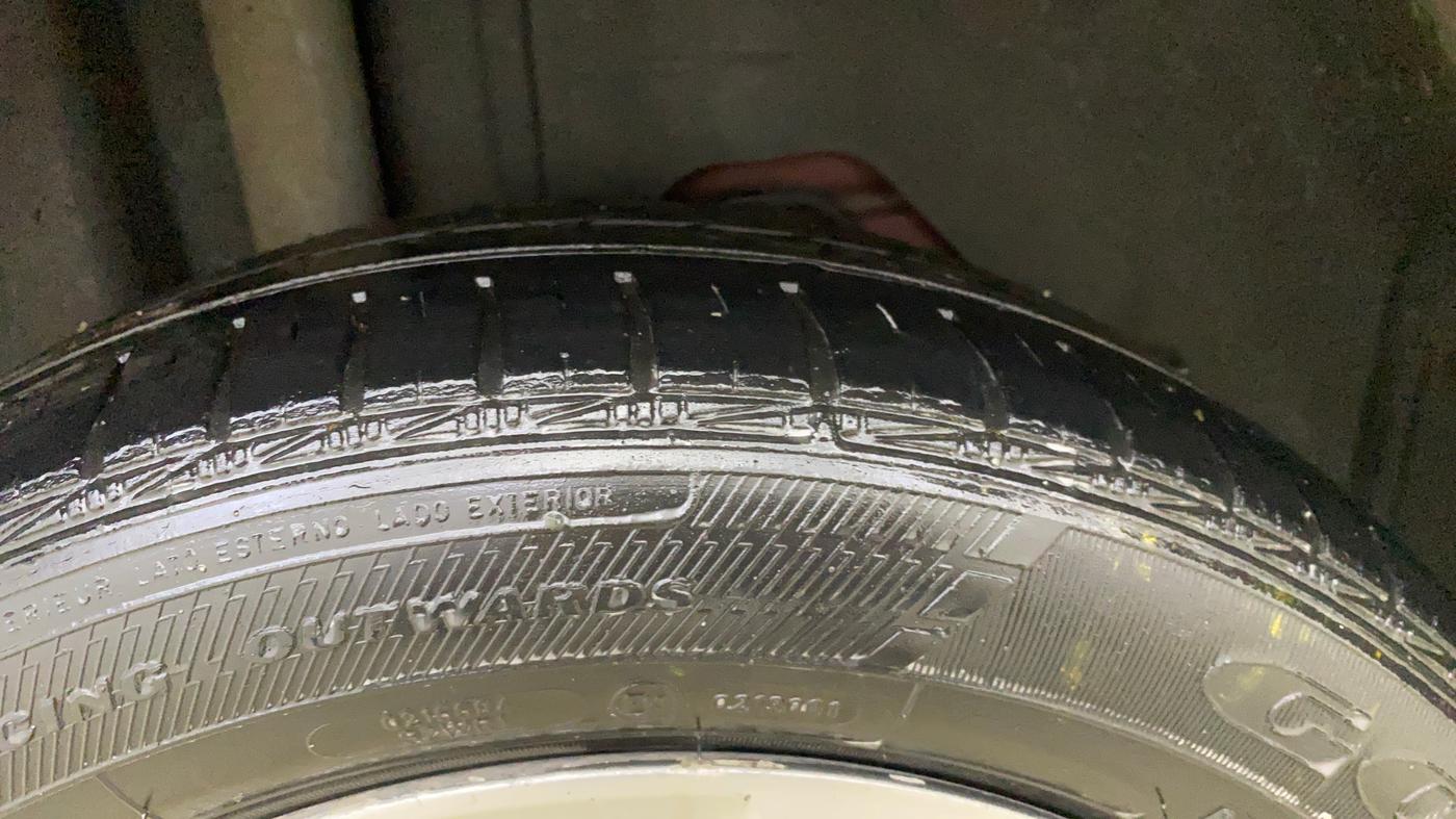 2019 Ford FREESTYLE TITANIUM 1.2 PETROL, Petrol, Manual, 1,05,881 km, Right Rear Tyre Tread