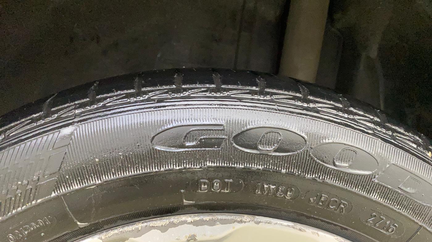 2019 Ford FREESTYLE TITANIUM 1.2 PETROL, Petrol, Manual, 1,05,881 km, Left Rear Tyre Tread