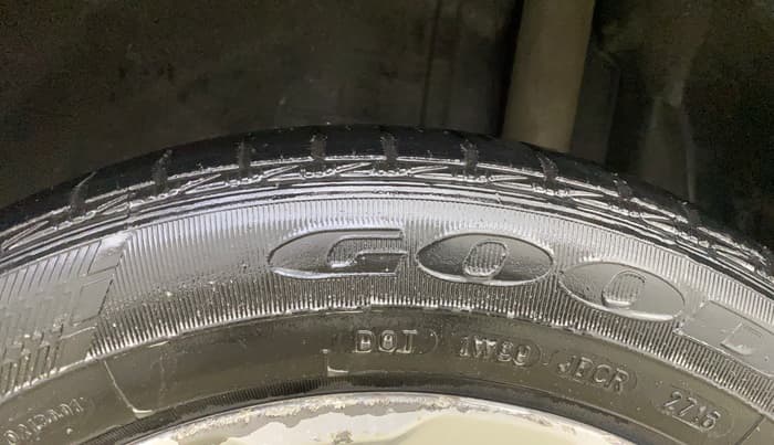 2019 Ford FREESTYLE TITANIUM 1.2 PETROL, Petrol, Manual, 1,05,881 km, Left Rear Tyre Tread