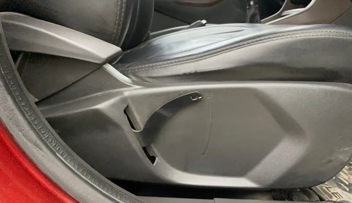 2019 Ford FREESTYLE TITANIUM 1.2 PETROL, Petrol, Manual, 1,05,881 km, Driver Side Adjustment Panel