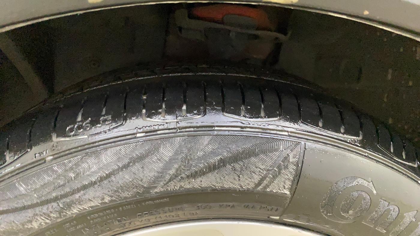 2019 Ford FREESTYLE TITANIUM 1.2 PETROL, Petrol, Manual, 1,05,881 km, Left Front Tyre Tread