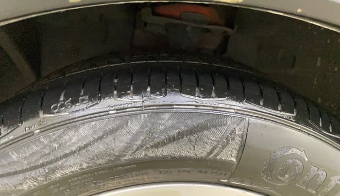 2019 Ford FREESTYLE TITANIUM 1.2 PETROL, Petrol, Manual, 1,05,881 km, Left Front Tyre Tread