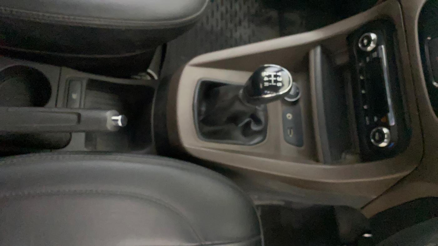 2019 Ford FREESTYLE TITANIUM 1.2 PETROL, Petrol, Manual, 1,05,881 km, Gear Lever