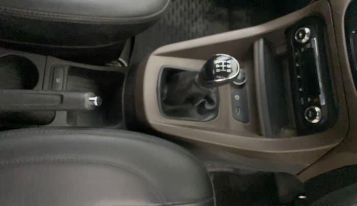 2019 Ford FREESTYLE TITANIUM 1.2 PETROL, Petrol, Manual, 1,05,881 km, Gear Lever