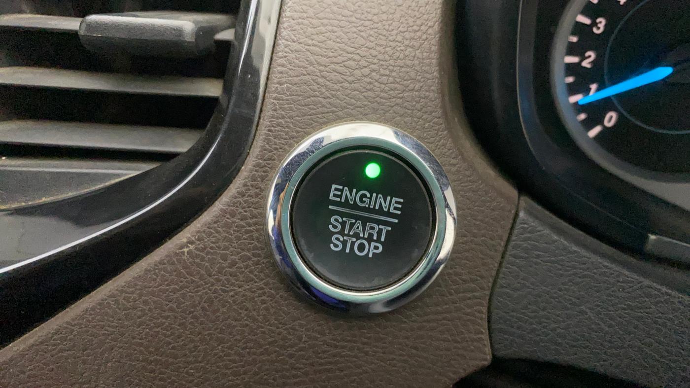 2019 Ford FREESTYLE TITANIUM 1.2 PETROL, Petrol, Manual, 1,05,881 km, Keyless Start/ Stop Button
