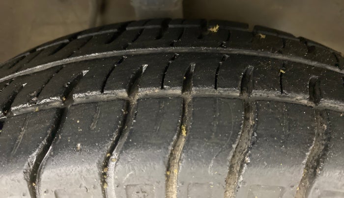 2017 Maruti Alto 800 VXI, Petrol, Manual, 18,181 km, Right Front Tyre Tread