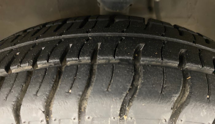 2017 Maruti Alto 800 VXI, Petrol, Manual, 18,181 km, Left Front Tyre Tread
