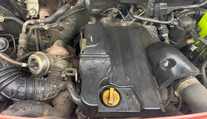 2017 Mahindra TUV300 T8 AMT, Diesel, Automatic, 1,02,809 km, Engine View