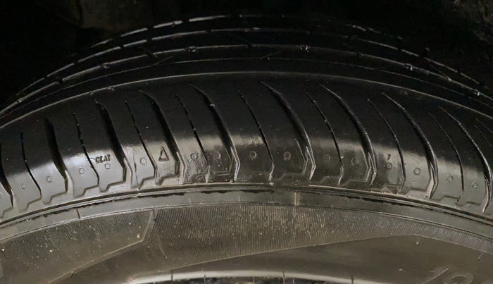 2019 Tata NEXON XM PETROL, Petrol, Manual, 54,205 km, Right Rear Tyre Tread